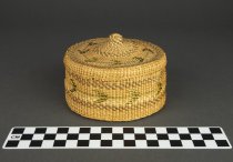 Basket with CM ruler